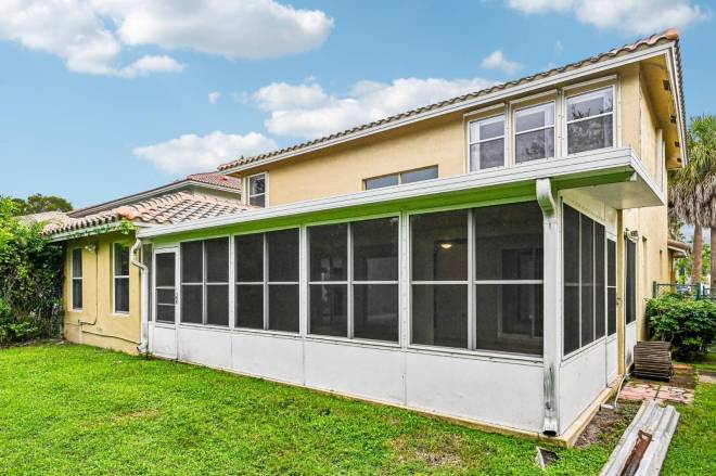 6520 NW 41st Ter, Coconut Creek, FL 33073