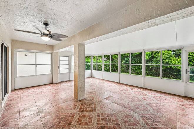 6520 NW 41st Ter, Coconut Creek, FL 33073