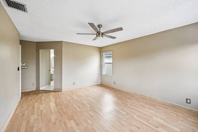 6520 NW 41st Ter, Coconut Creek, FL 33073