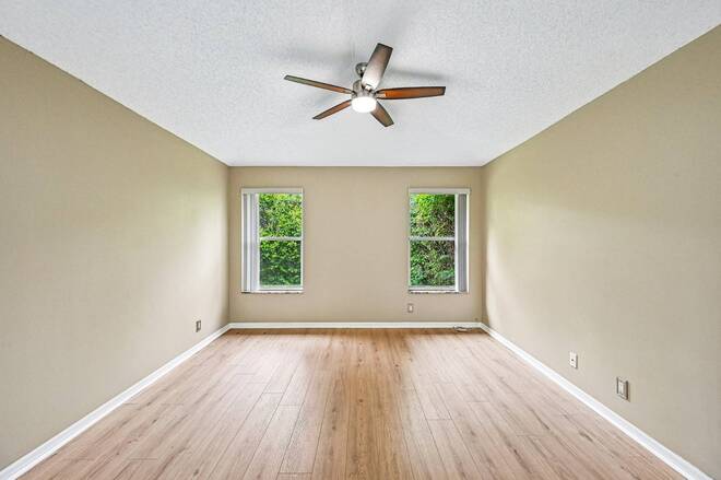 6520 NW 41st Ter, Coconut Creek, FL 33073