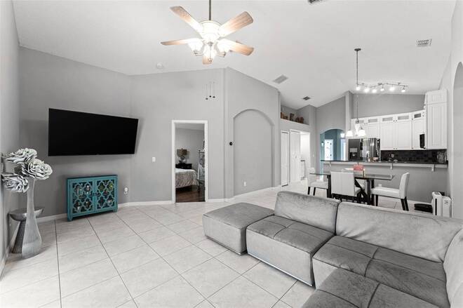 10037 Portofino Dr, Orlando, FL 32832