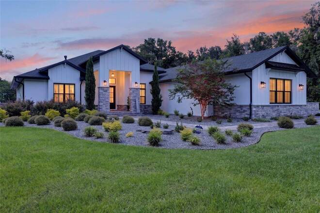 1060 SE 52nd Ct