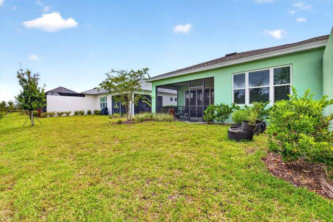 215 Gypsy Palace Lane, Daytona Beach, FL 32124