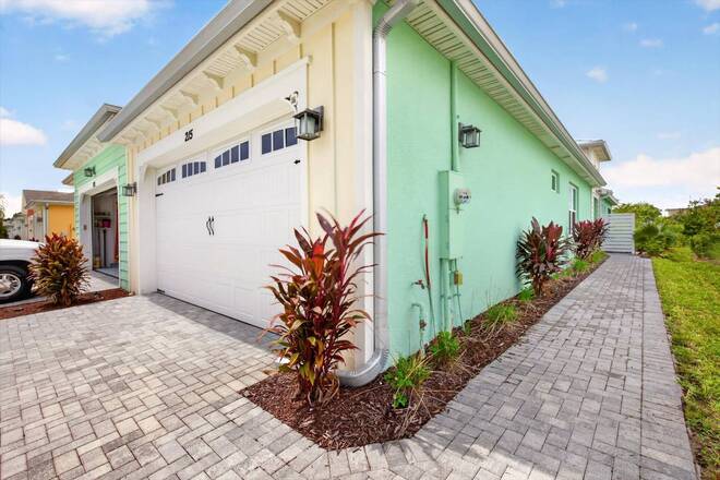 215 Gypsy Palace Lane, Daytona Beach, FL 32124
