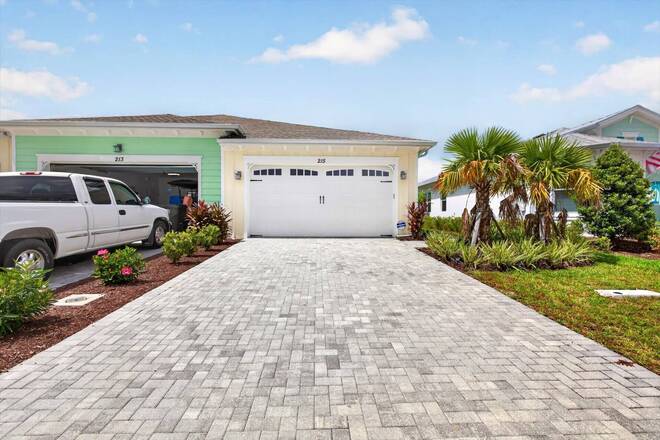 215 Gypsy Palace Lane, Daytona Beach, FL 32124