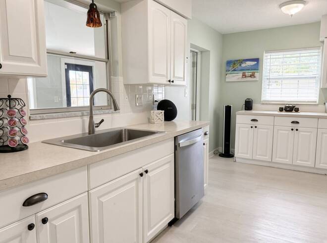 166 Algiers Dr, Venice, FL 34293