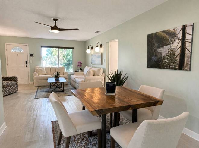 166 Algiers Dr, Venice, FL 34293