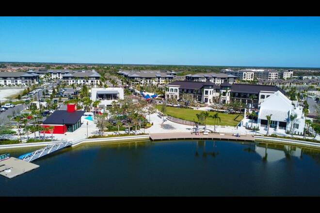 166 Algiers Dr, Venice, FL 34293