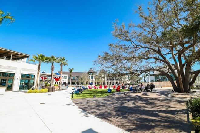 166 Algiers Dr, Venice, FL 34293