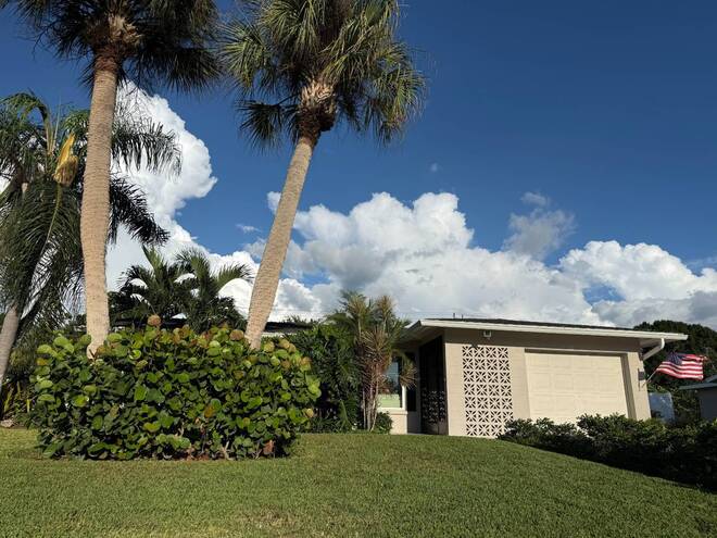 166 Algiers Dr, Venice, FL 34293