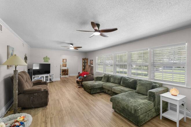 107 Peggy Ln, Crescent City, FL 32112