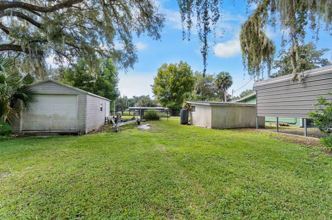107 Peggy Ln, Crescent City, FL 32112