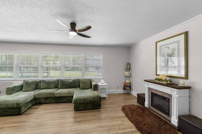107 Peggy Ln, Crescent City, FL 32112