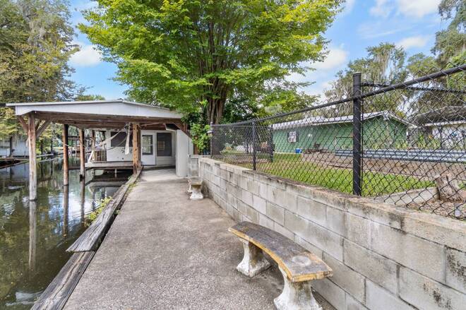 107 Peggy Ln, Crescent City, FL 32112