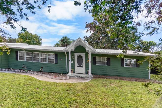 107 Peggy Ln, Crescent City, FL 32112