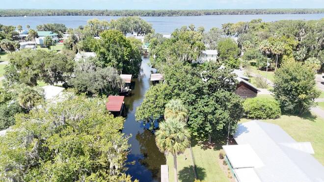 107 Peggy Ln, Crescent City, FL 32112