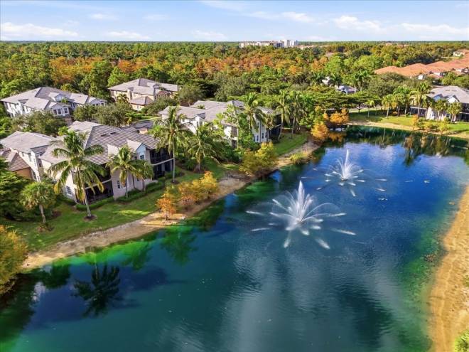 7842 Hawthorne Dr, #1703, Naples, FL 34113