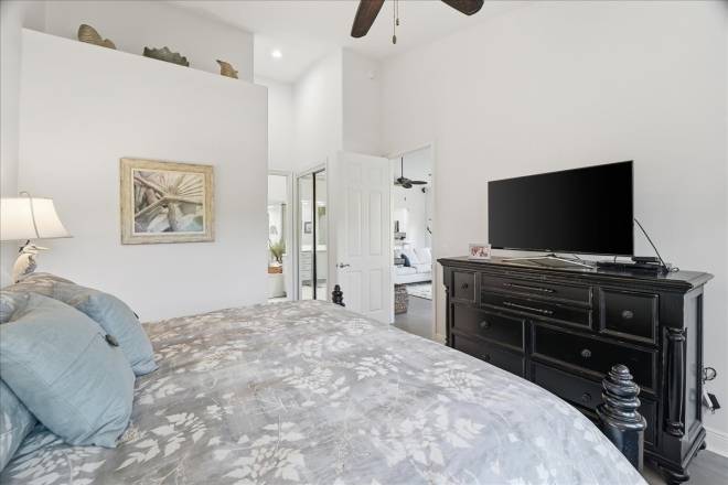 7842 Hawthorne Dr, #1703, Naples, FL 34113