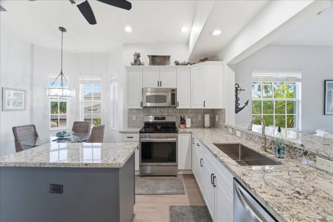 7842 Hawthorne Dr, #1703, Naples, FL 34113
