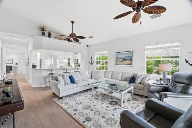 7842 Hawthorne Dr, #1703, Naples, FL 34113