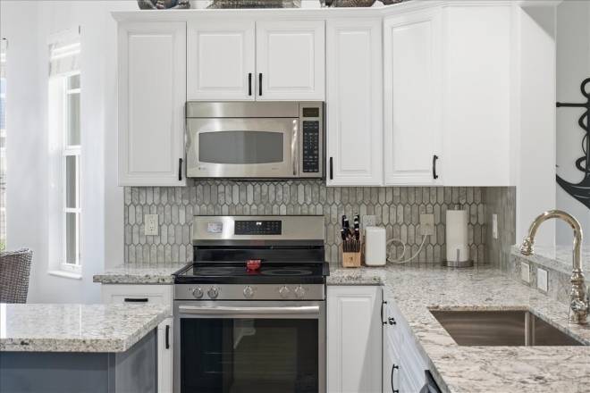 7842 Hawthorne Dr, #1703, Naples, FL 34113