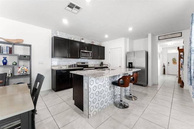 279 Caryota Ct, New Smyrna Beach, FL 32168