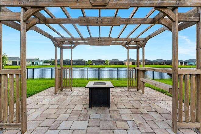 279 Caryota Ct, New Smyrna Beach, FL 32168