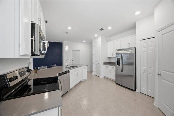 717 CITRUS RESERVE BLVD, Davenport, FL 33837