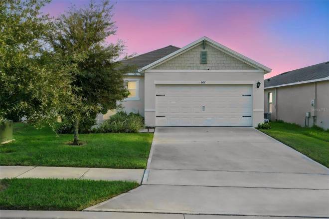 407 Charlotte Way, Deland, FL 32724