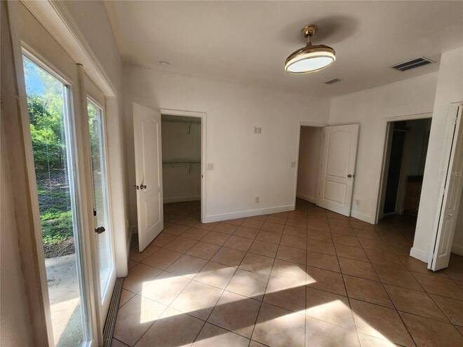 8909 SE 2nd Street Rd, Trenton, FL 32693