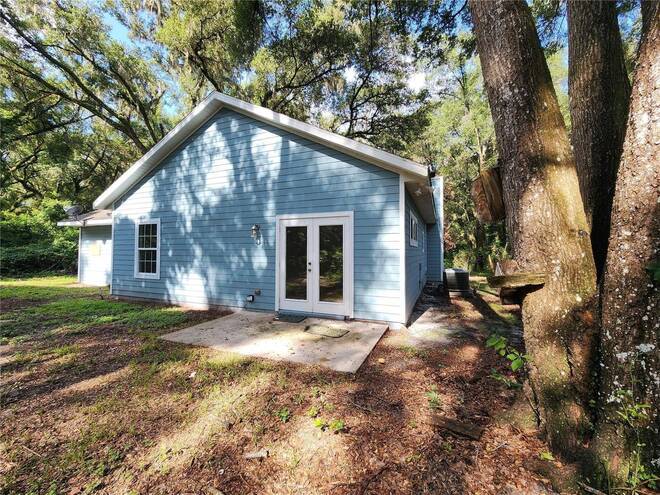 8909 SE 2nd Street Rd, Trenton, FL 32693