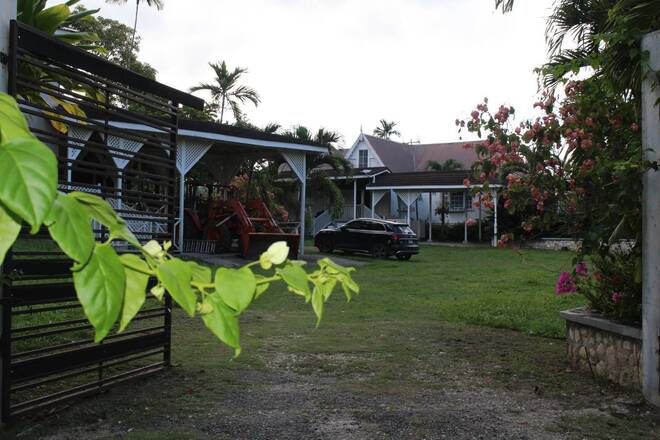 1 Windsor Estate, Retreat Jamaica, FL 00000