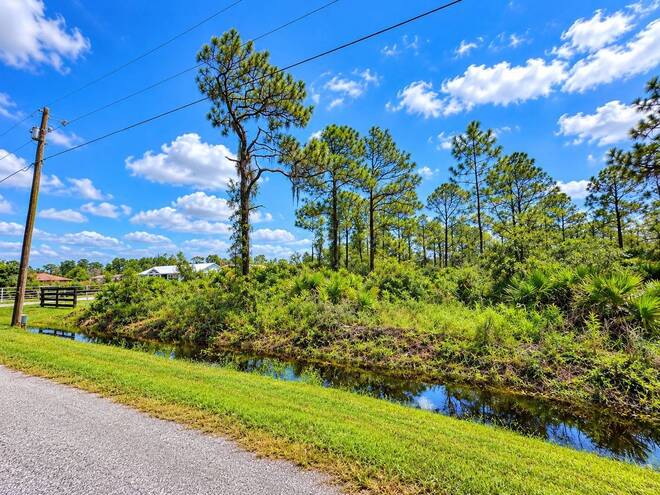 5026 Oak Rd, Sebring, FL 33875
