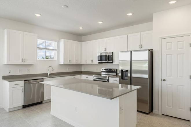 1552  Silver Lining Way, Apopka, FL 32703