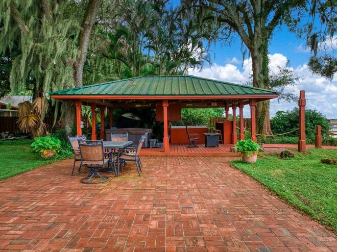 1209 Lakeview Dr, Sebring, FL 33870
