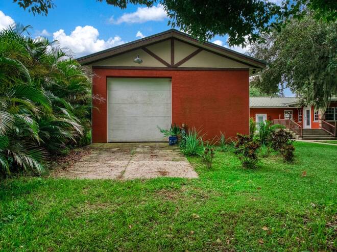 1209 Lakeview Dr, Sebring, FL 33870