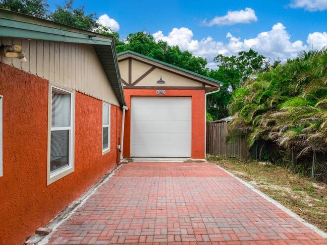 1209 Lakeview Dr, Sebring, FL 33870