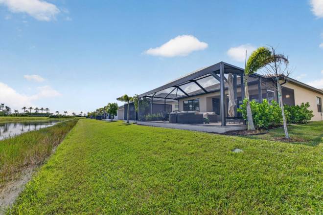12445 SW High Tide Road, Port Saint Lucie, FL 34987