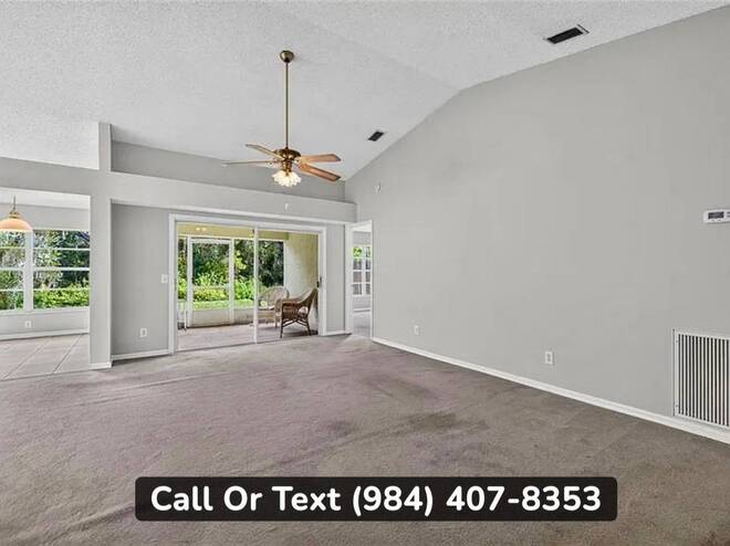 1004 Hardwood Dr, Valrico, FL 33596