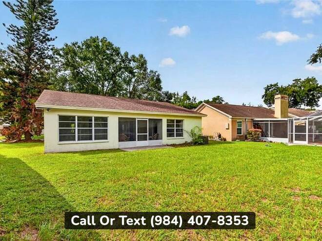 1004 Hardwood Dr, Valrico, FL 33596