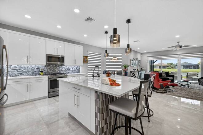 13042  SW Brook View Terrace, Port Saint Lucie, FL 34987